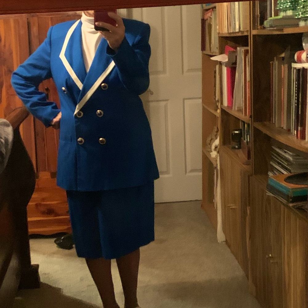 Woman’s dress suit. Like new! - Picture 2 of 2